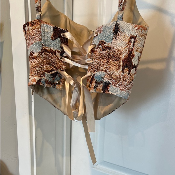 Women's Horse Print Cropped Cami Top - Brown & Blue - Picture 5 of 5